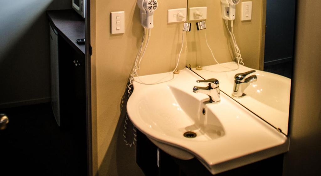 Racecourse Hotel and Motor Lodge - Resim 10