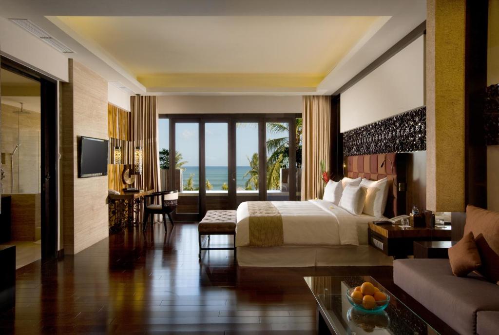The Seminyak Beach Resort & Spa - Ocean Suite With Jacuzzi