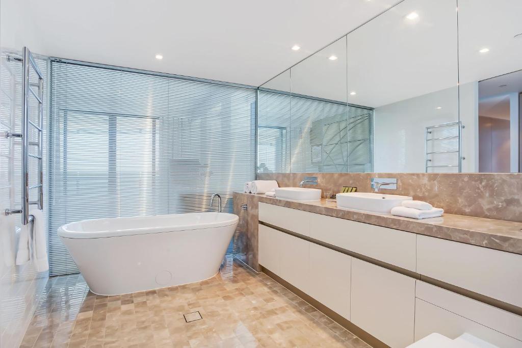 
Three-Bedroom Sub Penthouse
