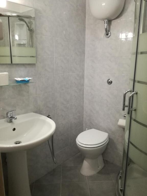 Koupelna v ubytování Albergo Primavera