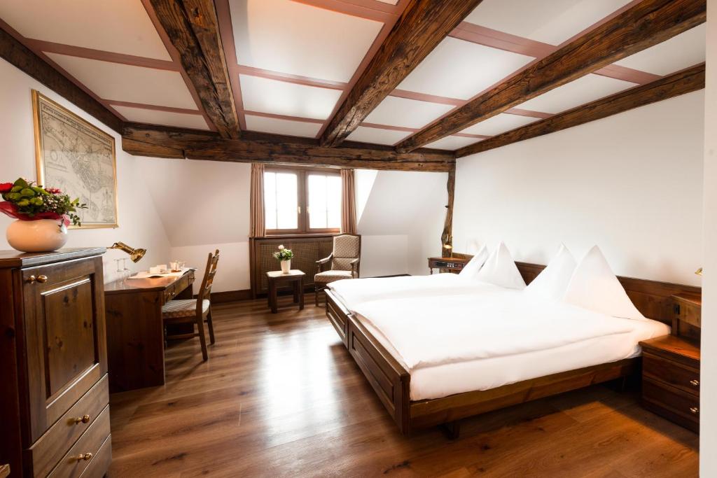 Postel nebo postele na pokoji v ubytování Hotel Rheinfels