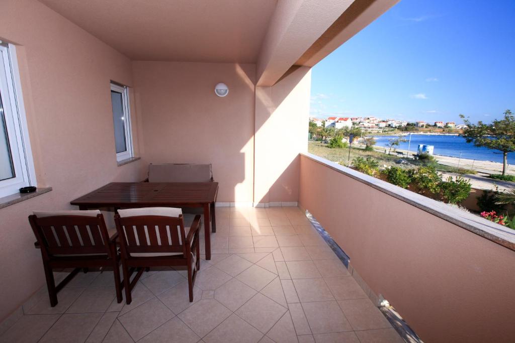 Apartments Miroslav - Appartement Met 2 Slaapkamers