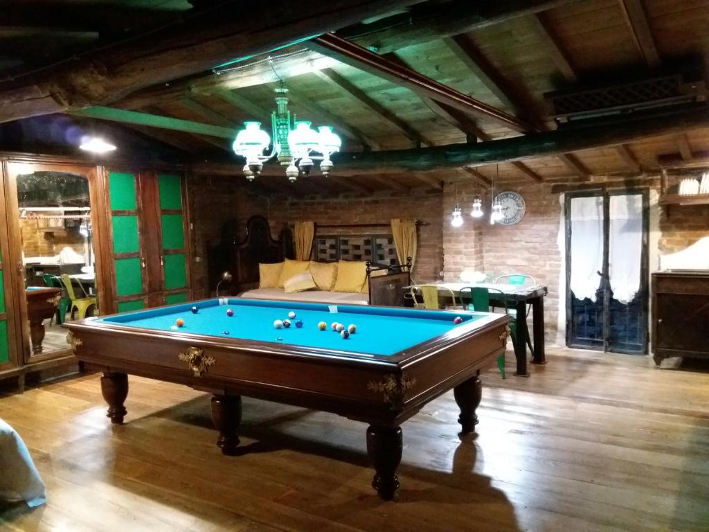 Biliár nebo kulečník v ubytování Podere Casina Rossa