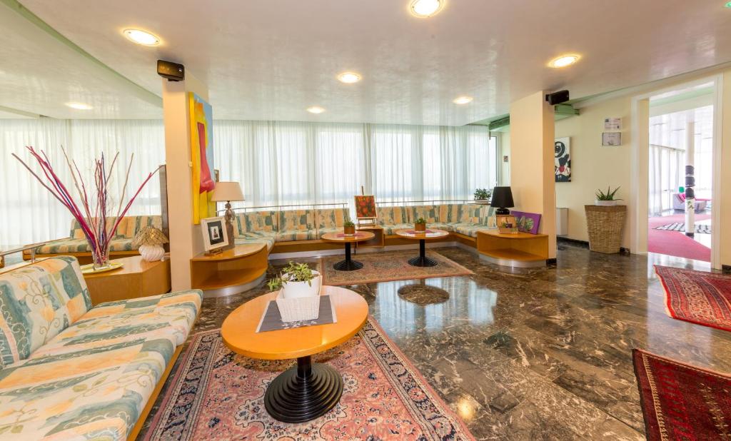Posezení v ubytování Hotel Nember
