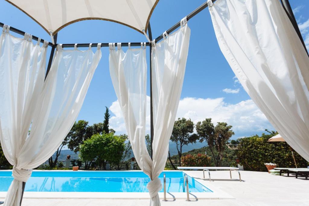 Bazén v ubytování Il Mirto B&B nebo v jeho okolí