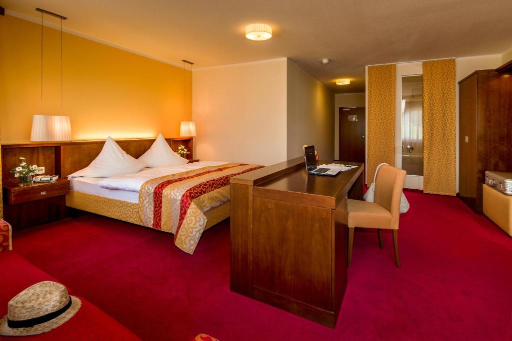 Hotel-Restaurant Distlerhof - Suite Met Uitzicht Op De Bergen