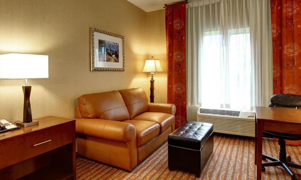 Posezení v ubytování Phoenix Inn Suites Albany
