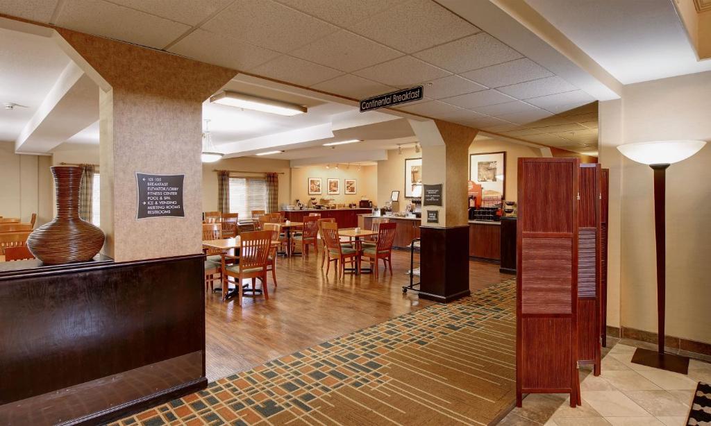 Restaurace v ubytování Phoenix Inn Suites Albany