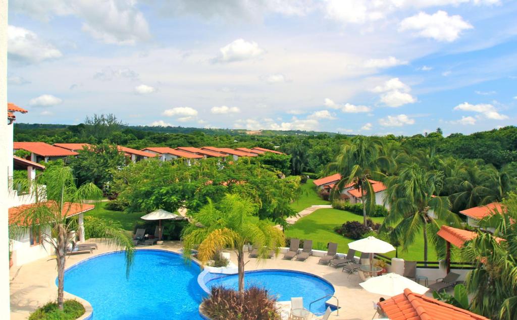 Bazén v ubytování Sugar Cane Club Hotel & Spa nebo v jeho okolí