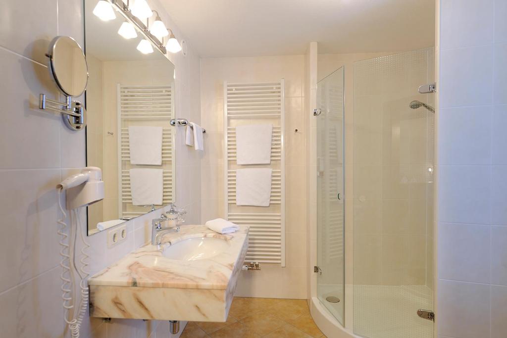 Koupelna v ubytování Hotel Blattlhof