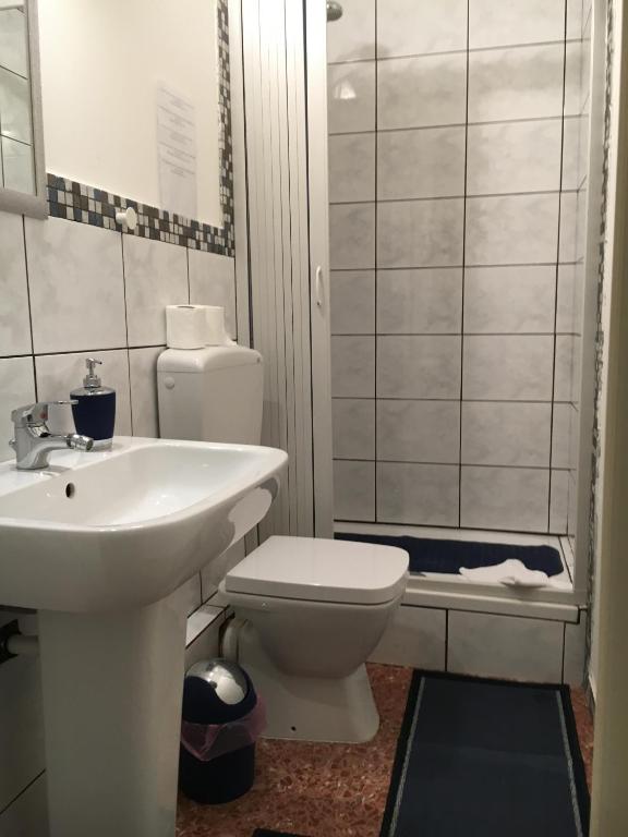 Salle de bains dans l'établissement La Città degli Dei