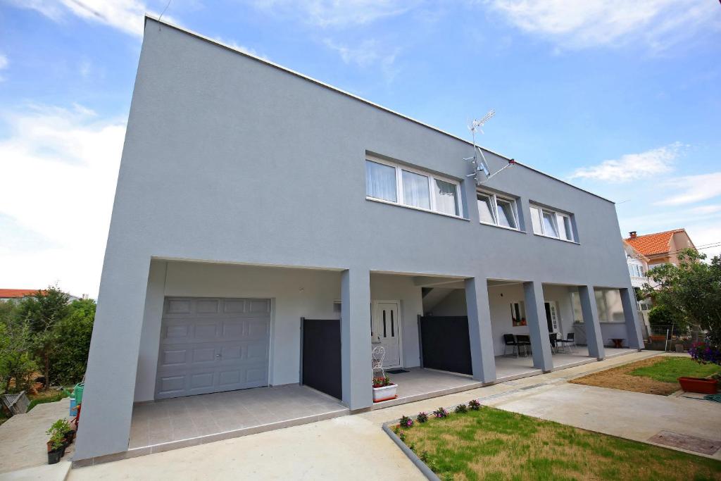 Budova, v ktorej sa apartmán nachádza