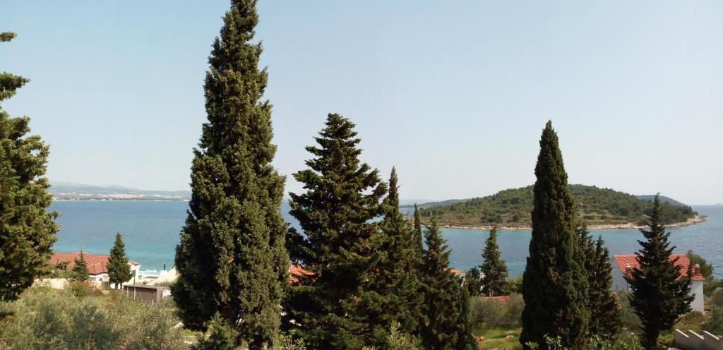 Apartments Zlatko