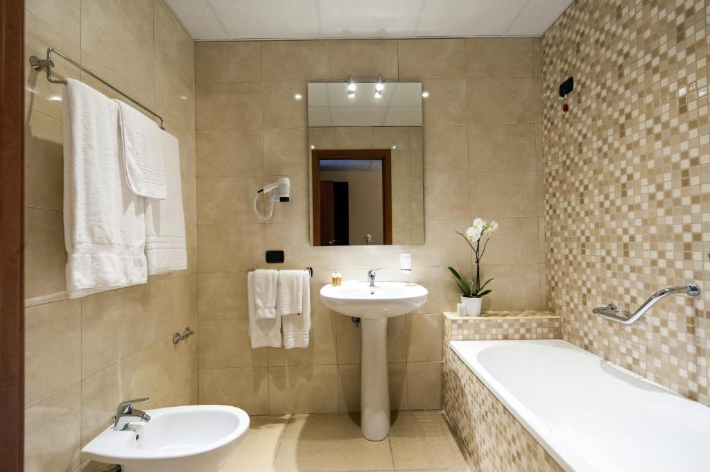 Hotel Tiempo - Twin Room