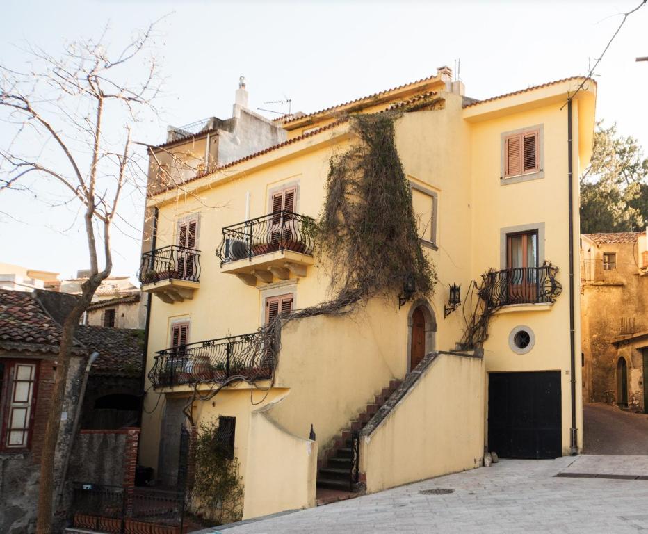 The Clock Houses Borgo Gallodoro - Villa
