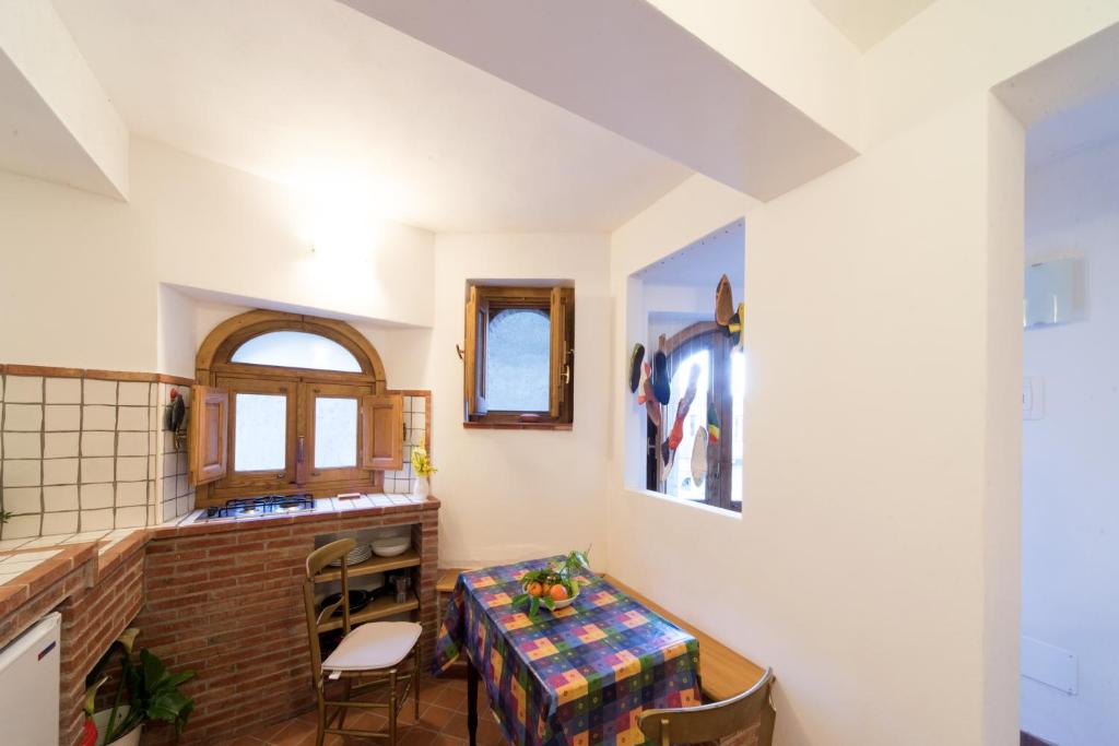 The Clock Houses Borgo Gallodoro - Casa De Um Quarto