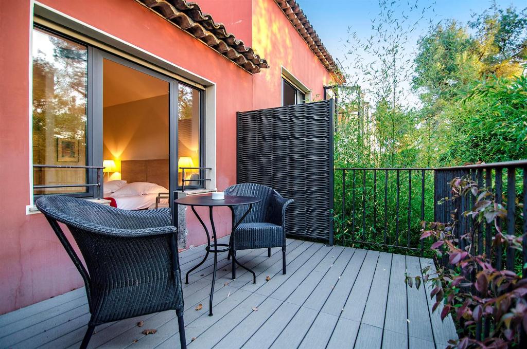 Hotel****Spa & Restaurant Cantemerle - Superior Double Room With Terrace And Spa Access
