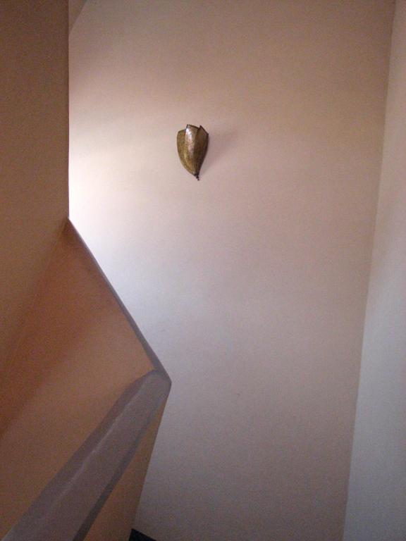 a heart on the wall of a room at Maison Xanadu in Sidi Ifni