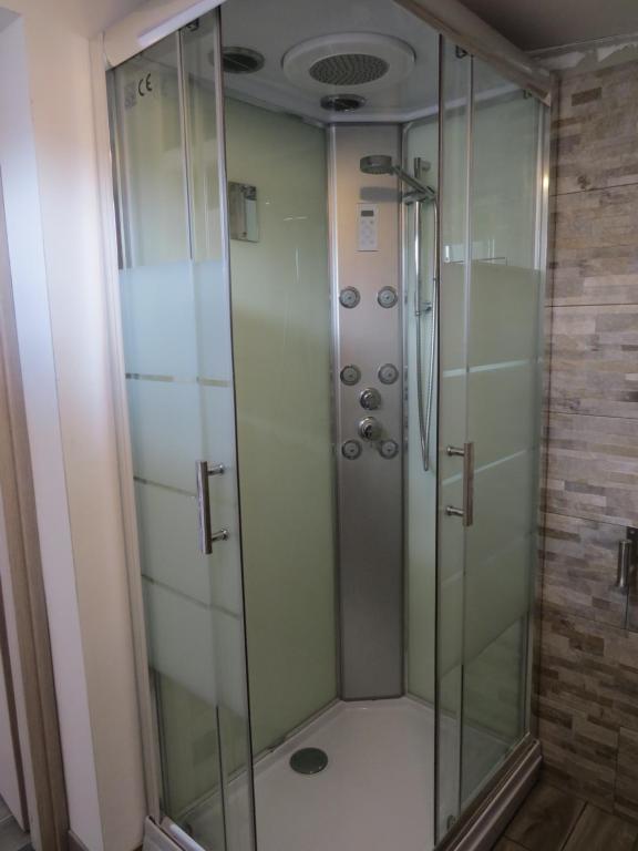 A bathroom at Sicily Etna House