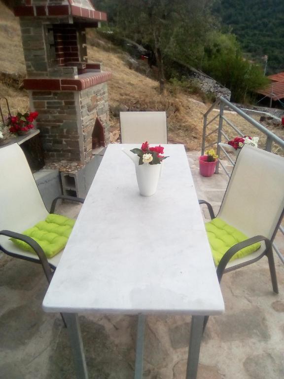 Balkón nebo terasa v ubytování Dimitra's Garden Villa