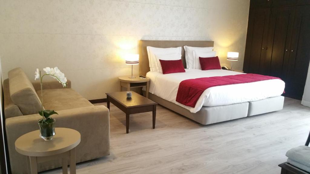 Santa Cruz Village Hotel - 9