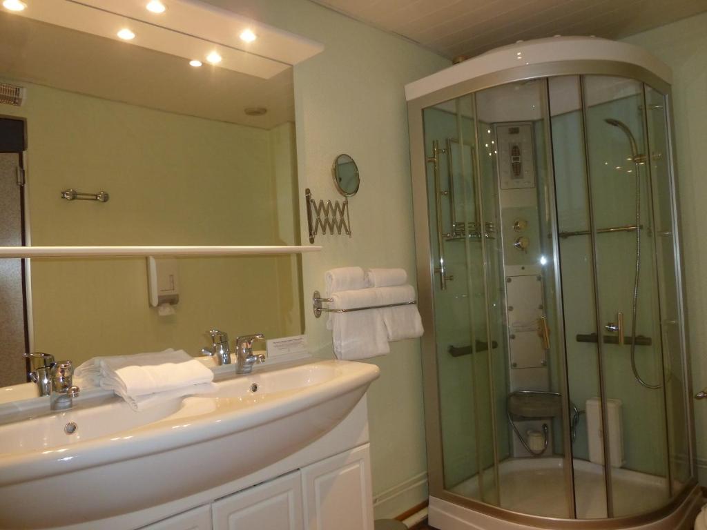 Logis Le Midland - Grande Camera Gemella Con Doccia