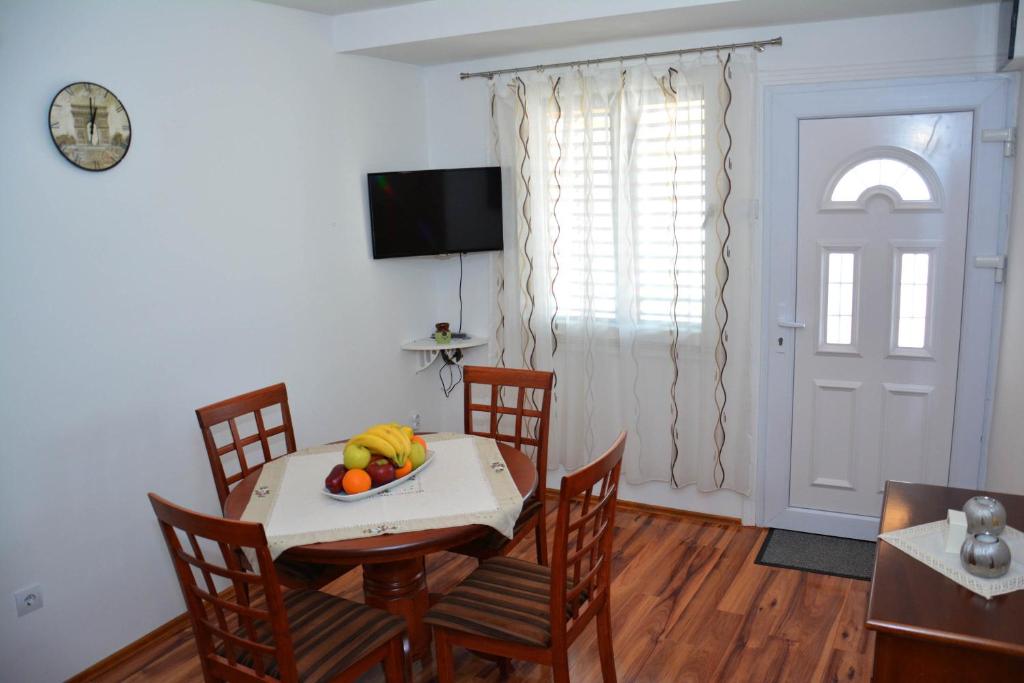 TV a/nebo společenská místnost v ubytování Apartment Biser