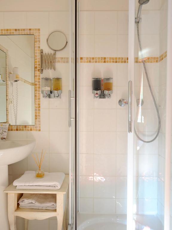 Hotel Spa Le Calendal - Triple Room - Spa Access For Adults Only