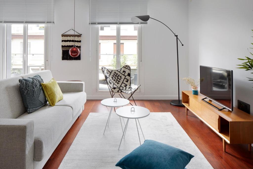 TV a/nebo společenská místnost v ubytování Basque Terrace by FeelFree Rentals