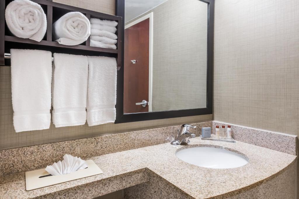 Wingate by Wyndham Springfield photo