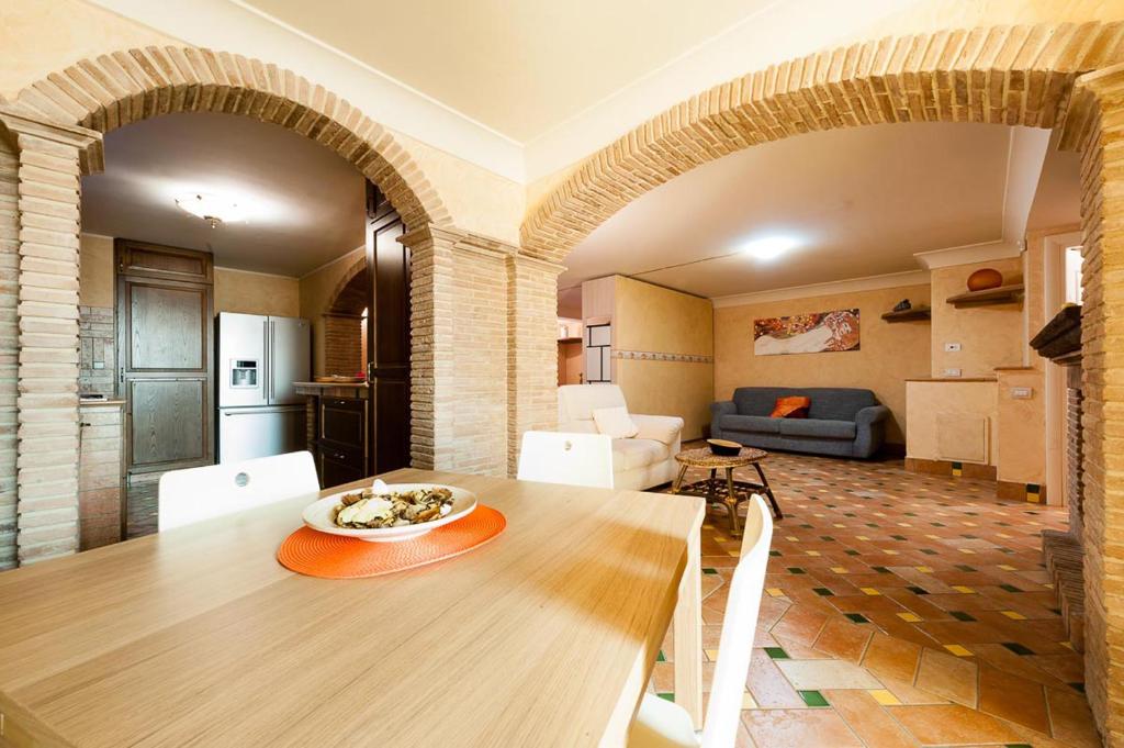 Casa Vacanze Polifemo Loft tesisinde bir oturma alanı