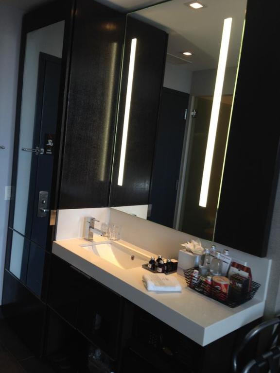 Z NYC Hotel - Standard Queen Room