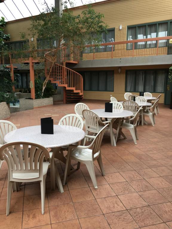 Balkón nebo terasa v ubytování Travelodge by Wyndham Winnipeg East