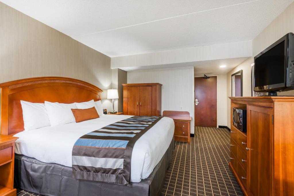 Wingate by Wyndham Springfield photo
