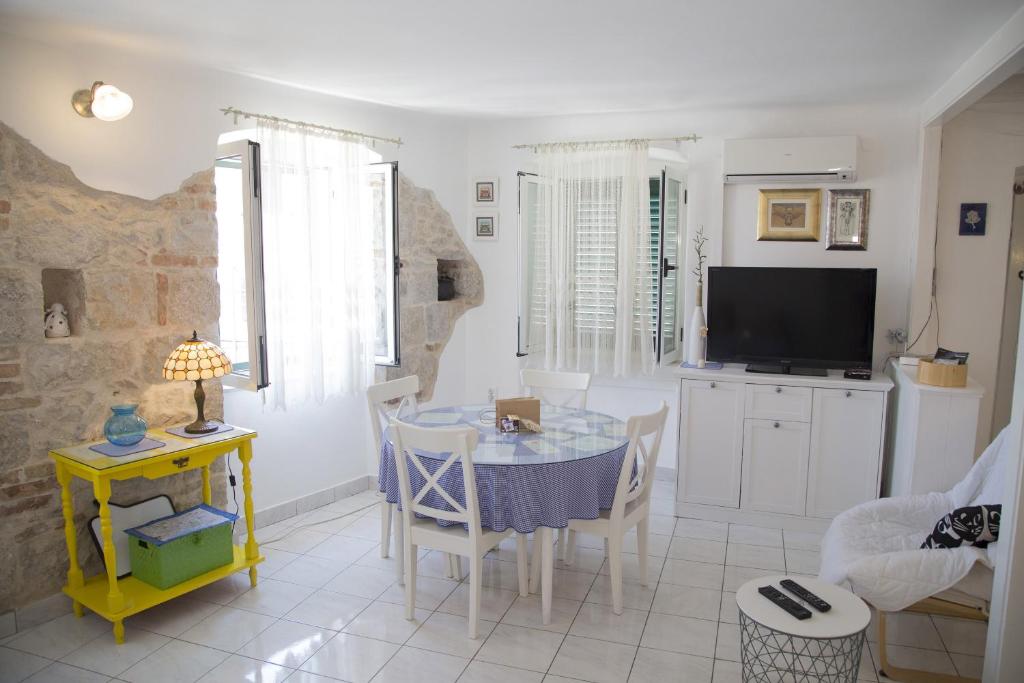 Apartment Pina