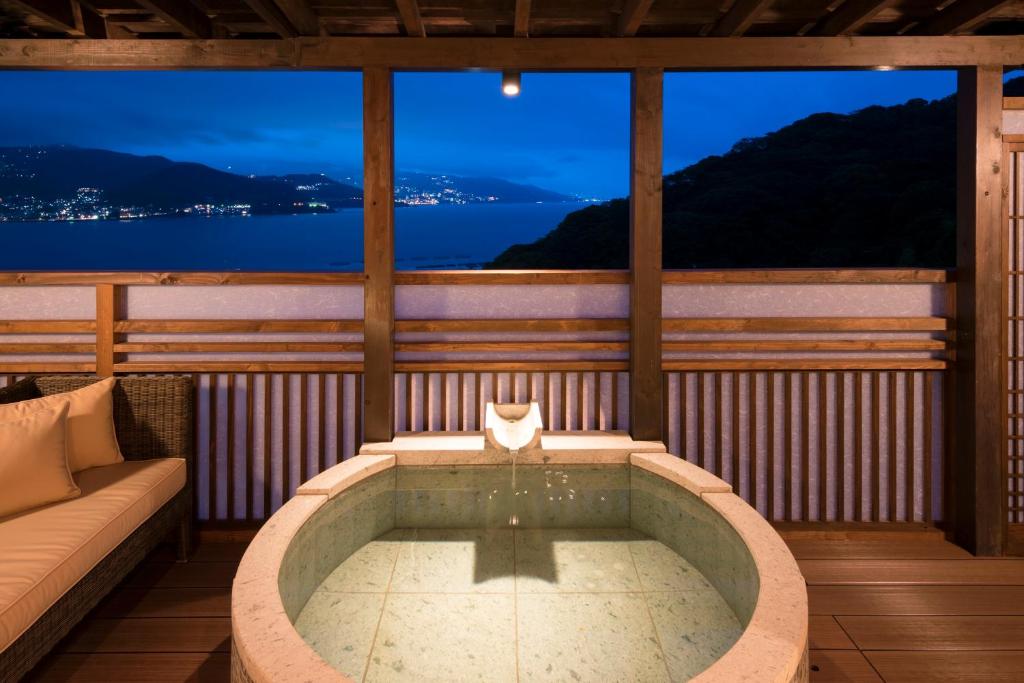 Almennt fjallaútsýni eða fjallaútsýni eins og það er á ryokan-hótelinu