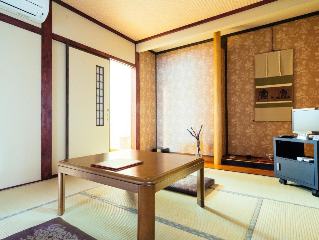 A cozinha ou kitchenette de Koyasan Shukubo Jokiin