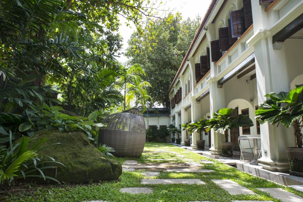 Outdoor Terrace