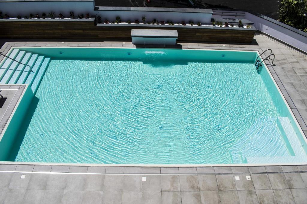 Bazén v ubytování Hotel Baia nebo v jeho okolí