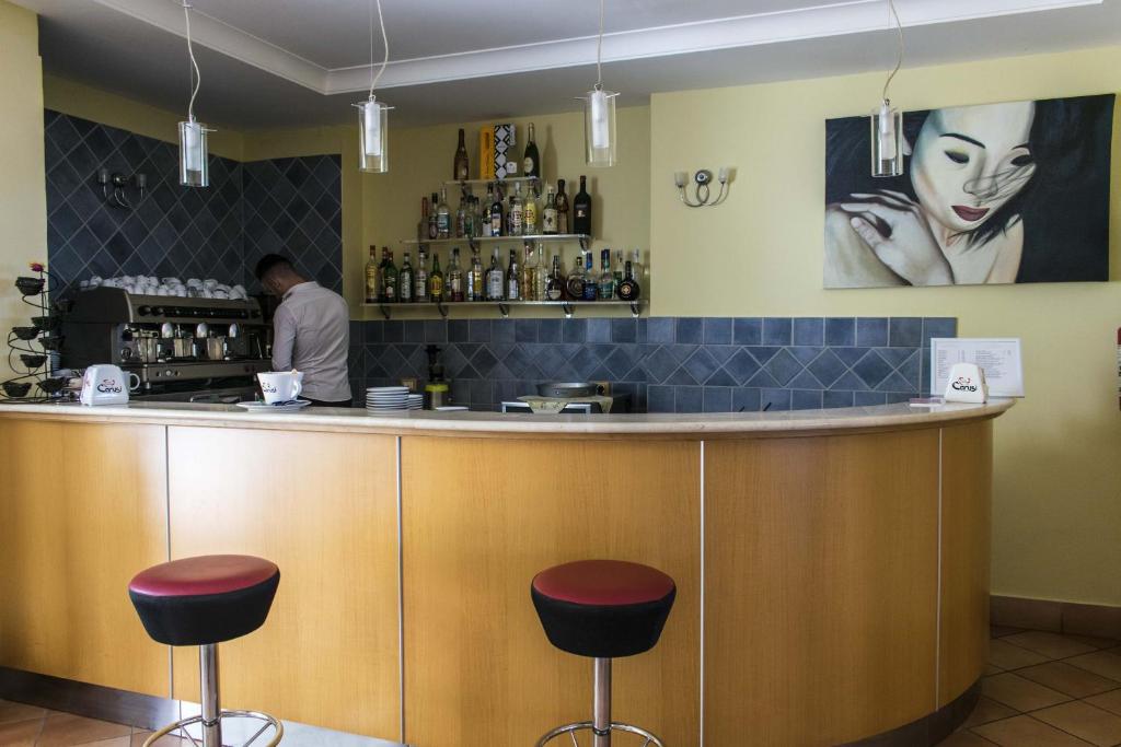 Lounge nebo bar v ubytování Hotel Baia