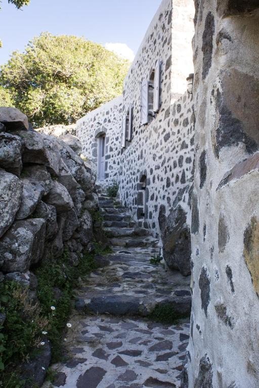 Fotografie z fotogalerie ubytování Kafka Stone House v destinaci Emporeiós
