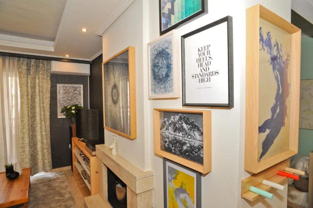 TV a/nebo společenská místnost v ubytování Agrinio ART Suites