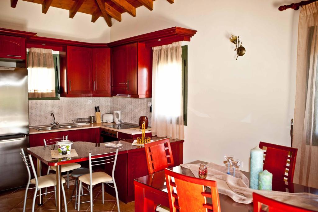 Dapur atau dapur kecil di Aselinos Suites