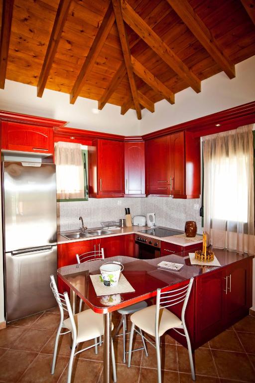 Dapur atau dapur kecil di Aselinos Suites