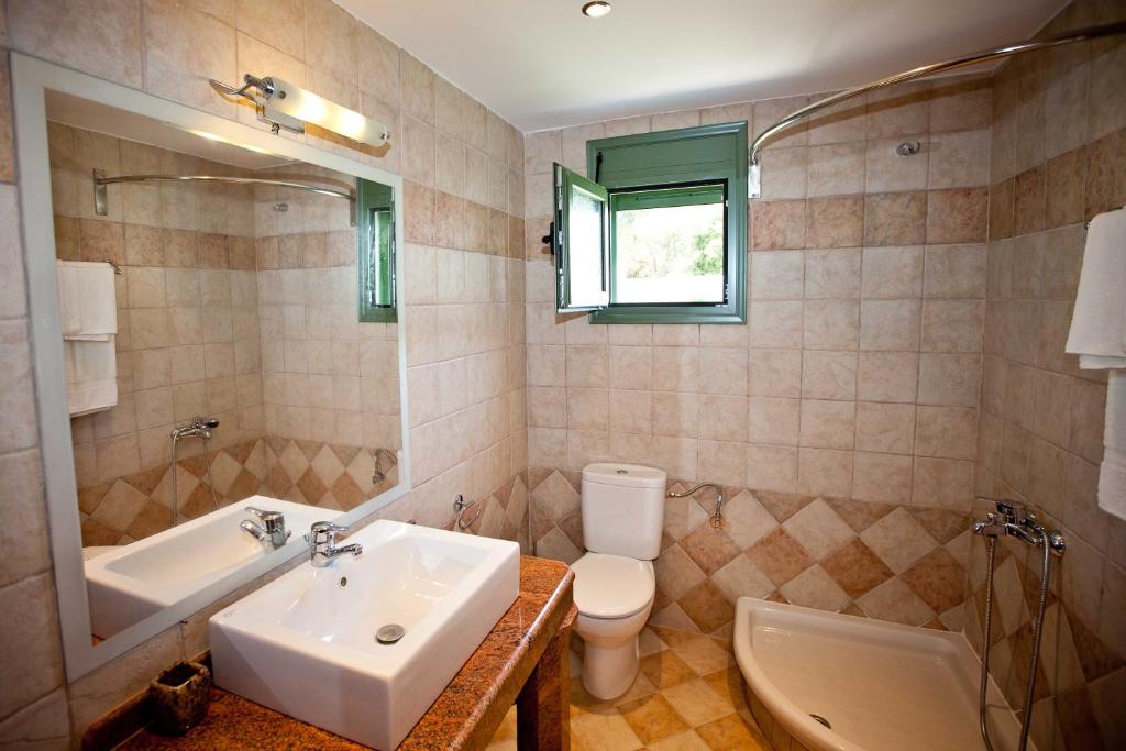 Kamar mandi di Aselinos Suites