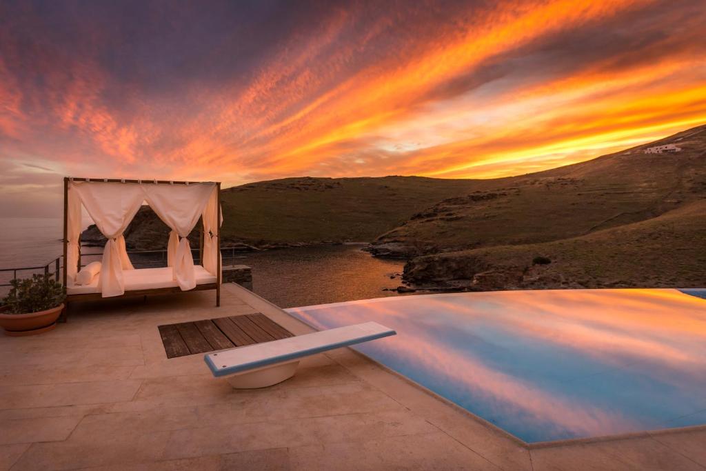 メガス・イアロス・ニテスにあるBluEros Luxury Villa - Syros Private Pool Gemのギャラリーの写真