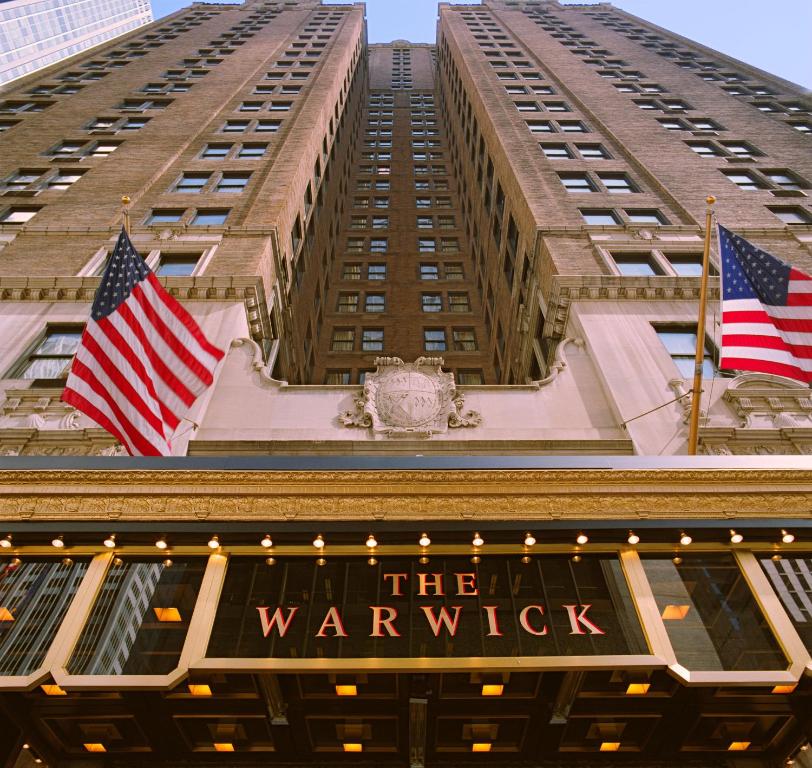 vista sul Warwick Building di Philadelphia di Warwick New York a New York