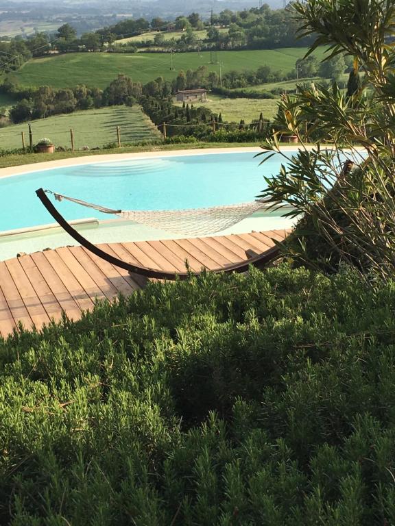Bazén v ubytování Bagno Santo Residence nebo v jeho okolí