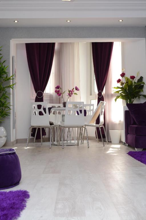 Posezení v ubytování Luxury Nile Maadi Cairo Apartment