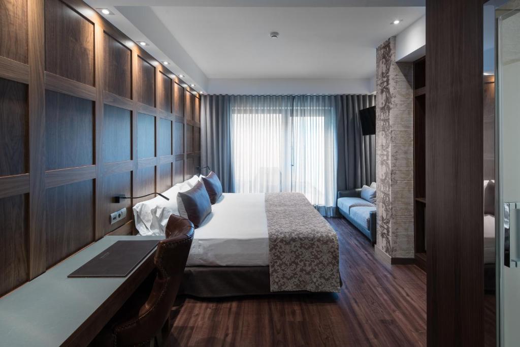 Catalonia Plaza Catalunya - Resim 15